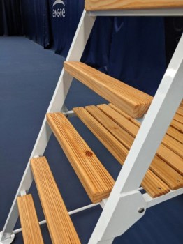 Schiedsrichterstuhl "Aluminium & Holz" zusammenklappbar - Turnier I Toba-Sport.Shop